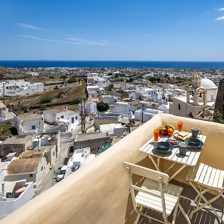 450 Years Castle House For 2-5 People/jacuzzi Emporio (Santorini)