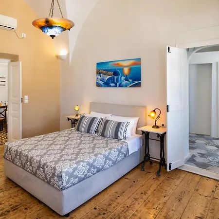 450 Years Castle House For 2-5 People/jacuzzi Villa *